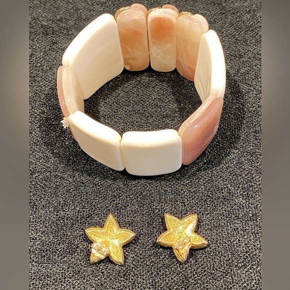 Sea shell gold tone bracelet faux pearl gold tone starfish earrings bundle - Picture 3 of 6